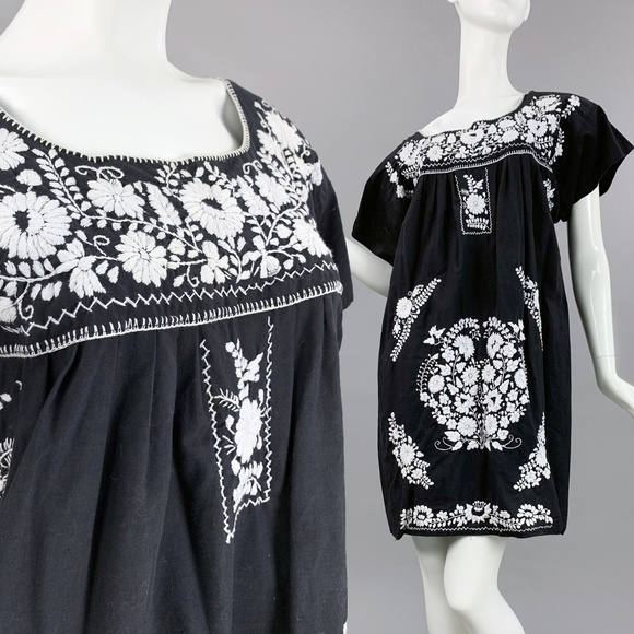 Vintage Dresses & Skirts - OS 2XL Vintage 70s Mexican Embroidered Mini Dress